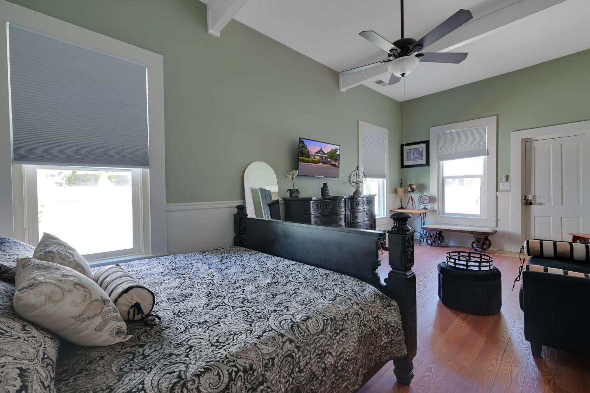 Spacious Downtown Jackson Retreat- Historic Hangout 외부 사진