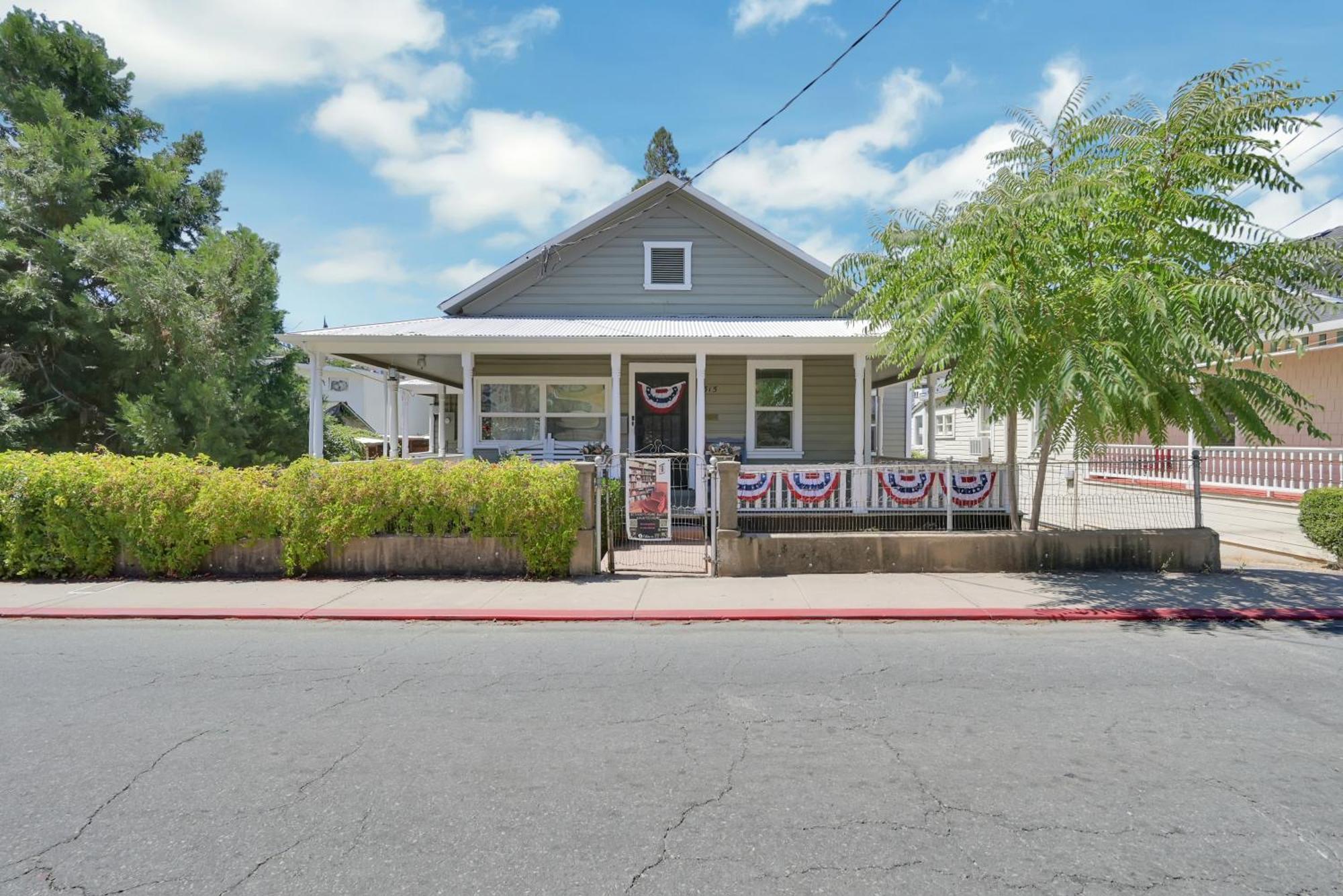 Spacious Downtown Jackson Retreat- Historic Hangout 외부 사진
