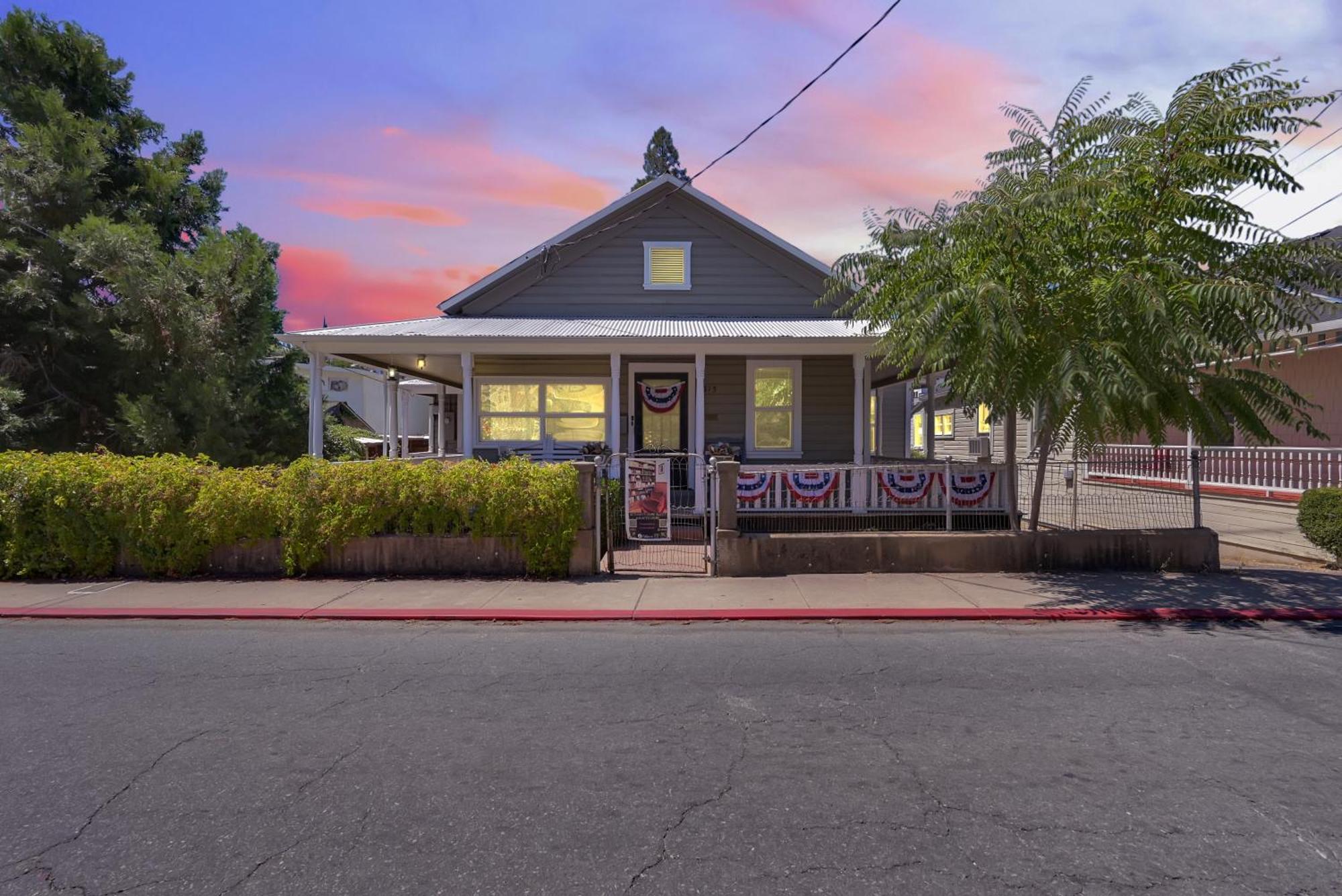 Spacious Downtown Jackson Retreat- Historic Hangout 외부 사진