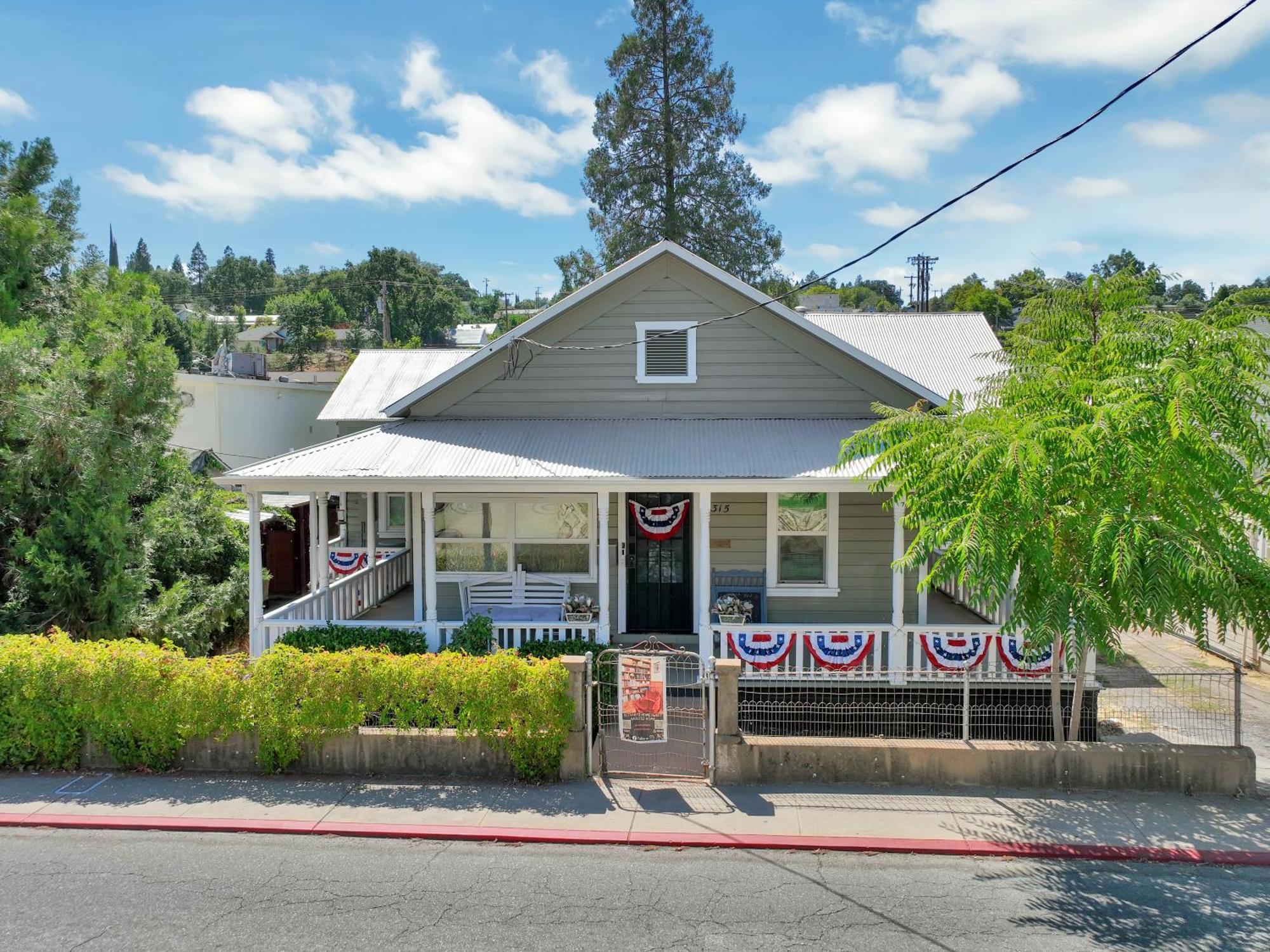 Spacious Downtown Jackson Retreat- Historic Hangout 외부 사진